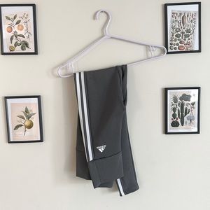 🧚‍♂️3/25🧚‍♂️ Adidas leggings BNWOT